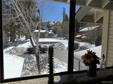 Stylishly updated townhome in Bear Meadows, ideally positioned on Big Bear Mountain Ski and Golf Resort in California - for sale on GolfHomes.com, golf home, golf lot