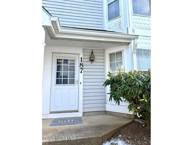Move-in ready and fully renovated condo at 187 Tulip Ln in on Raintree Golf Course in New Jersey - for sale on GolfHomes.com, golf home, golf lot