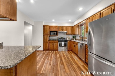 Welcome to 1521 Andover! This 3 bed 2.5 bath home located on a on L.E. Kaufman Golf Course in Michigan - for sale on GolfHomes.com, golf home, golf lot
