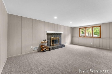 Welcome to 1521 Andover! This 3 bed 2.5 bath home located on a on L.E. Kaufman Golf Course in Michigan - for sale on GolfHomes.com, golf home, golf lot