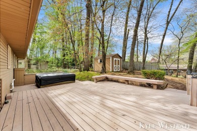 Welcome to 1521 Andover! This 3 bed 2.5 bath home located on a on L.E. Kaufman Golf Course in Michigan - for sale on GolfHomes.com, golf home, golf lot