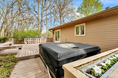 Welcome to 1521 Andover! This 3 bed 2.5 bath home located on a on L.E. Kaufman Golf Course in Michigan - for sale on GolfHomes.com, golf home, golf lot
