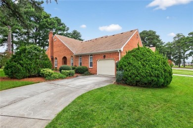 Welcome to this one level end unit townhouse overlooking the on Kempsville Greens Municipal Golf Course in Virginia - for sale on GolfHomes.com, golf home, golf lot