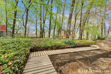 Welcome to 1521 Andover! This 3 bed 2.5 bath home located on a on L.E. Kaufman Golf Course in Michigan - for sale on GolfHomes.com, golf home, golf lot