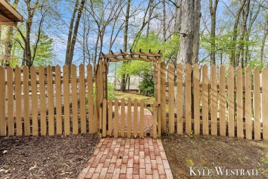 Welcome to 1521 Andover! This 3 bed 2.5 bath home located on a on L.E. Kaufman Golf Course in Michigan - for sale on GolfHomes.com, golf home, golf lot