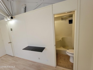 2 bedroom 2 bath waterfront home in Woodlake Country Club on Woodlake Country Club in North Carolina - for sale on GolfHomes.com, golf home, golf lot