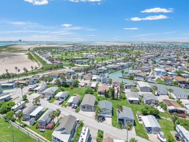 2/1 Open and airy,  with a layout that maximizes natural light on Long Island Golf Course in Texas - for sale on GolfHomes.com, golf home, golf lot