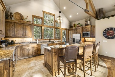 Welcome to effortless luxury and timeless design in this on Sunriver Caldera Springs Golf Course in Oregon - for sale on GolfHomes.com, golf home, golf lot