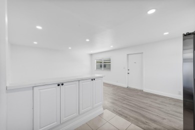 Waterfront Elegance | 2BR/2BA in King's Point Golf & Country on Kings Point Golf -Flanders Way in Florida - for sale on GolfHomes.com, golf home, golf lot