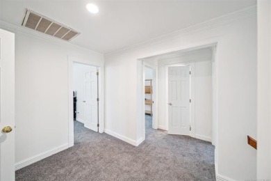 Osage 400: 400-Acre Retreat & Recreation Haven

Nestled in on  in Oklahoma - for sale on GolfHomes.com, golf home, golf lot