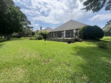 Welcome to this beautifully laid-out 2-bedroom, 2-bathroom home on Colonial Country Club Deerfield in Mississippi - for sale on GolfHomes.com, golf home, golf lot