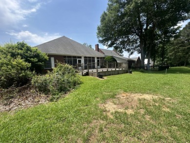 Welcome to this beautifully laid-out 2-bedroom, 2-bathroom home on Colonial Country Club Deerfield in Mississippi - for sale on GolfHomes.com, golf home, golf lot