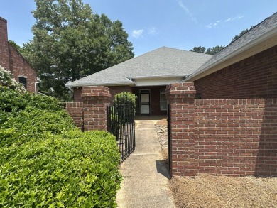 Welcome to this beautifully laid-out 2-bedroom, 2-bathroom home on Colonial Country Club Deerfield in Mississippi - for sale on GolfHomes.com, golf home, golf lot