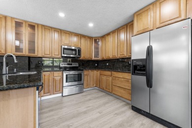 Gorgeous 1BR/1BA Accessible Villa in King's Point Golf & Country on Kings Point Golf - Executive in Florida - for sale on GolfHomes.com, golf home, golf lot