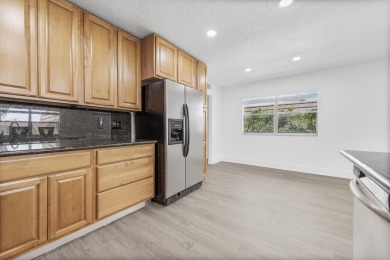 Gorgeous 1BR/1BA Accessible Villa in King's Point Golf & Country on Kings Point Golf - Executive in Florida - for sale on GolfHomes.com, golf home, golf lot