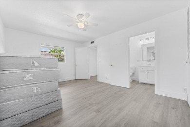 Gorgeous 1BR/1BA Accessible Villa in King's Point Golf & Country on Kings Point Golf - Executive in Florida - for sale on GolfHomes.com, golf home, golf lot