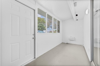 Gorgeous 1BR/1BA Accessible Villa in King's Point Golf & Country on Kings Point Golf - Executive in Florida - for sale on GolfHomes.com, golf home, golf lot