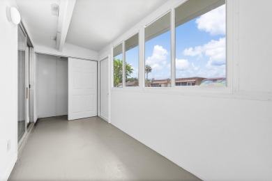 Gorgeous 1BR/1BA Accessible Villa in King's Point Golf & Country on Kings Point Golf - Executive in Florida - for sale on GolfHomes.com, golf home, golf lot