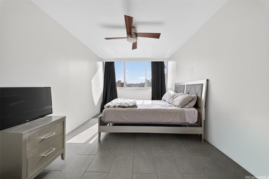 Beautifully renovated, pet-friendly penthouse unit with sweeping on Ala Wai Golf Course in Hawaii - for sale on GolfHomes.com, golf home, golf lot