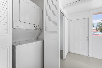 Gorgeous 1BR/1BA Accessible Villa in King's Point Golf & Country on Kings Point Golf - Executive in Florida - for sale on GolfHomes.com, golf home, golf lot