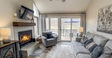 Welcome to 7 Creekwood -- the perfect home away from home. This on  in Illinois - for sale on GolfHomes.com, golf home, golf lot