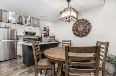 Welcome to 7 Creekwood -- the perfect home away from home. This on  in Illinois - for sale on GolfHomes.com, golf home, golf lot