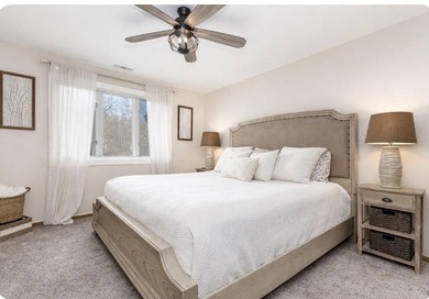 Welcome to 7 Creekwood -- the perfect home away from home. This on  in Illinois - for sale on GolfHomes.com, golf home, golf lot