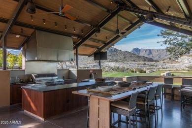 Welcome to this spotless home in Victory at Verrado featuring 2 on Verrado Golf Club - Victory in Arizona - for sale on GolfHomes.com, golf home, golf lot