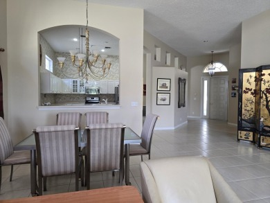 Beautiful 3br/3 house with a private yard overlooking a lake and on  in Florida - for sale on GolfHomes.com, golf home, golf lot