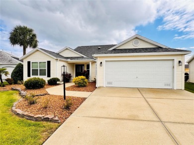Welcome to this beautifully maintained 3-bedroom, 2-bath on The Links of Spruce Creek in Florida - for sale on GolfHomes.com, golf home, golf lot