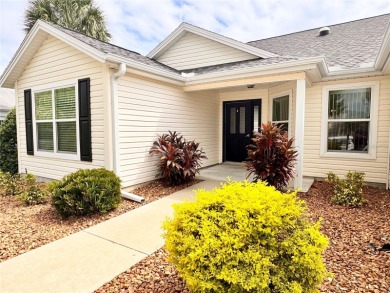 Welcome to this beautifully maintained 3-bedroom, 2-bath on The Links of Spruce Creek in Florida - for sale on GolfHomes.com, golf home, golf lot