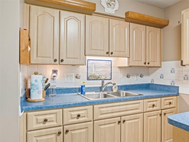 Welcome to this charming 2 bedroom, 2 bath ranch home located in on The Links of Spruce Creek in Florida - for sale on GolfHomes.com, golf home, golf lot