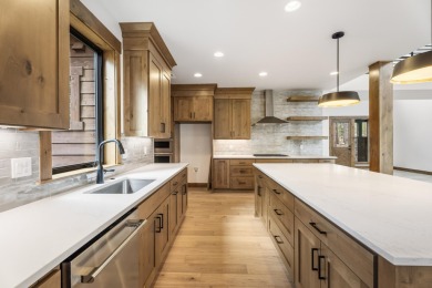 Open House 5/24 11-3. Embrace the perfect blend of style on Sunriver Caldera Springs Golf Course in Oregon - for sale on GolfHomes.com, golf home, golf lot