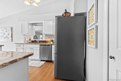 Spacious and move-in ready ranch condo located in the highly on Fellows Creek Golf Club in Michigan - for sale on GolfHomes.com, golf home, golf lot