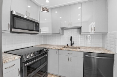 **Move-In Ready 2BR/2BA Condo in King's Point - 55+ on Kings Point Golf -Flanders Way in Florida - for sale on GolfHomes.com, golf home, golf lot