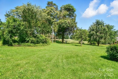 A beautiful home on Westport Golf Course! This property is a on Westport Golf Club in North Carolina - for sale on GolfHomes.com, golf home, golf lot