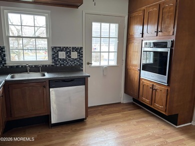 Welcome to this well maintained Baronet model located in the on Greenbriar Woodlands in New Jersey - for sale on GolfHomes.com, golf home, golf lot