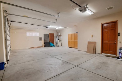 This stunning golf course area home is tucked in a quiet on London Bridge Golf Course in Arizona - for sale on GolfHomes.com, golf home, golf lot