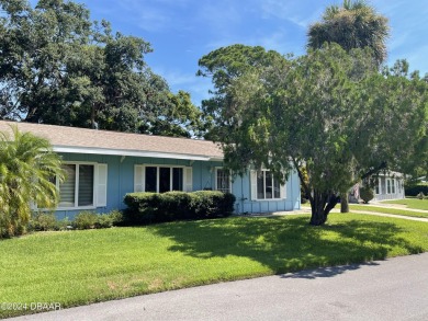 Welcome Home to this quiet and comfortable half duplex in the on New Smyrna Beach Golf Course in Florida - for sale on GolfHomes.com, golf home, golf lot