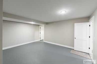 LANDSCAPING INCLUDED & MOVE-IN READY! Welcome to your new home on Sage Lakes Municipal Golf Course in Idaho - for sale on GolfHomes.com, golf home, golf lot