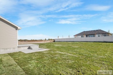 LANDSCAPING INCLUDED & MOVE-IN READY! Welcome to your new home on Sage Lakes Municipal Golf Course in Idaho - for sale on GolfHomes.com, golf home, golf lot