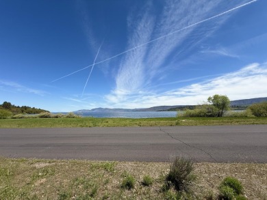 Rare homesite with unobstructed panoramic views of Klamath Lake on Running Y Ranch Resort in Oregon - for sale on GolfHomes.com, golf home, golf lot