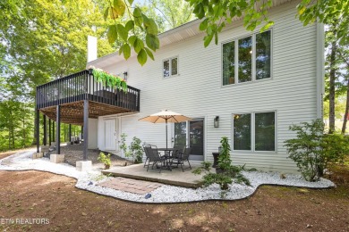 Spectacular move-in ready 2545 sqft of year round LAKE VIEWS on Toqua Golf Course - Loudon County in Tennessee - for sale on GolfHomes.com, golf home, golf lot