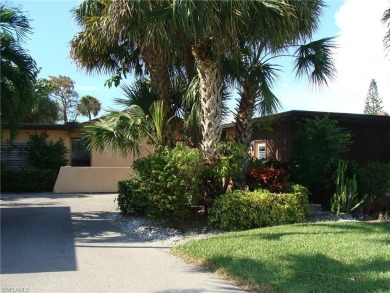 Wonderful 3 bedroom/ 2 bath villa in Lakewood. Private location on Lakewood Country Club in Florida - for sale on GolfHomes.com, golf home, golf lot