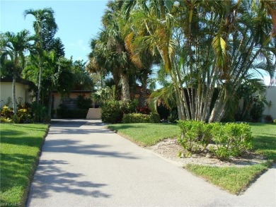 Wonderful 3 bedroom/ 2 bath villa in Lakewood. Private location on Lakewood Country Club in Florida - for sale on GolfHomes.com, golf home, golf lot