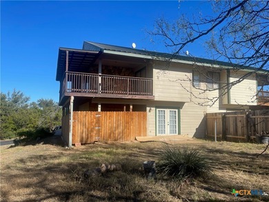 AMAZING VALUE...2 SIDED TOWNHOUSE....3BDRM/ 3 BATH 1 CAR BOTH on Apple Rock Golf Course - Horseshoe Bay in Texas - for sale on GolfHomes.com, golf home, golf lot