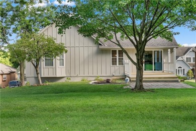 Beautifully Updated Home on the Golf Course and Across from the on Lakewood Oaks Golf Club, Ltd. in Missouri - for sale on GolfHomes.com, golf home, golf lot