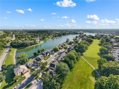 Beautifully Updated Home on the Golf Course and Across from the on Lakewood Oaks Golf Club, Ltd. in Missouri - for sale on GolfHomes.com, golf home, golf lot