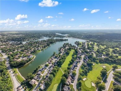 Beautifully Updated Home on the Golf Course and Across from the on Lakewood Oaks Golf Club, Ltd. in Missouri - for sale on GolfHomes.com, golf home, golf lot