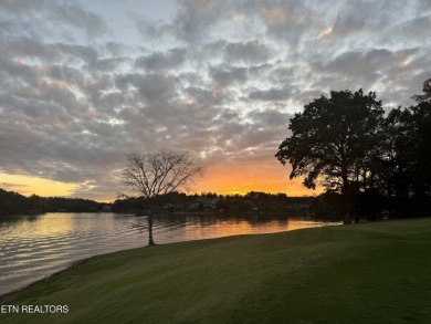 Spectacular move-in ready 2545 sqft of year round LAKE VIEWS on Toqua Golf Course - Loudon County in Tennessee - for sale on GolfHomes.com, golf home, golf lot